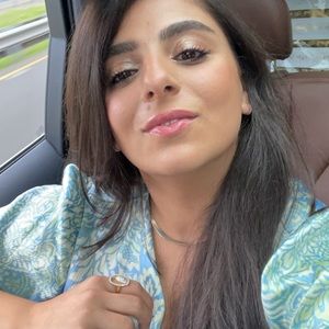 Meet your Posher, Mirna